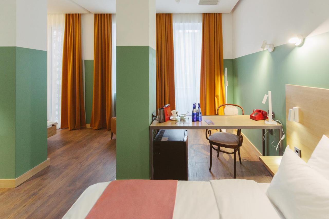 G.Vino Boutique Hotel Tiflis Habitación foto